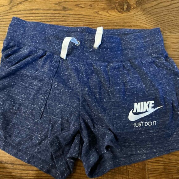 NIKE Bundle of Athletic running shorts & Dri-Fit leggings, good condition - Picture 6 of 7